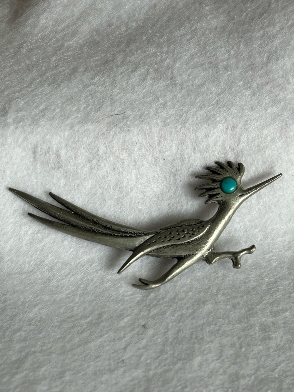 Pewter Roadrunner Brooch with Turquoise Accent - Picture 3 of 7